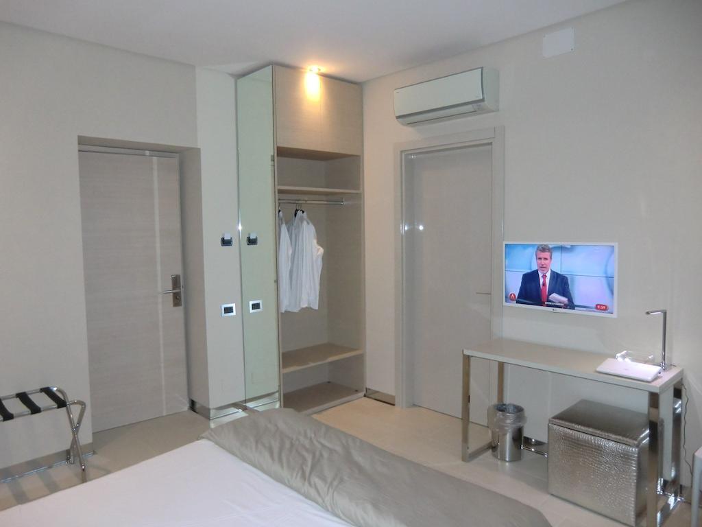 B&Beach Cagliari Guest House Room photo