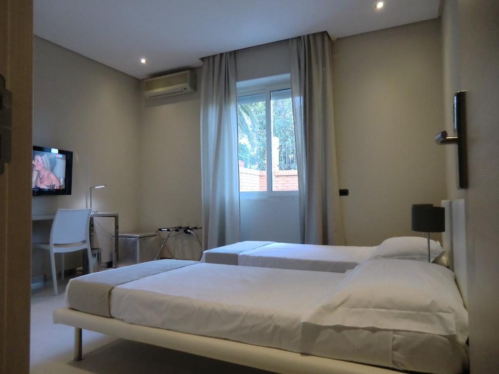 B&Beach Cagliari Guest House Room photo